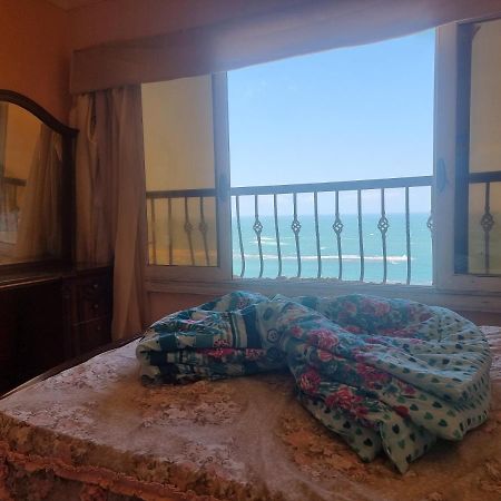 Panoramic Sea View Zamzm Flat Miami Family شقة فندقية زمزم بانورما بشاطئ ميامي - الاسكندرية صف اول مباشر علي بحر - عائلات فقط Alexandria Bagian luar foto