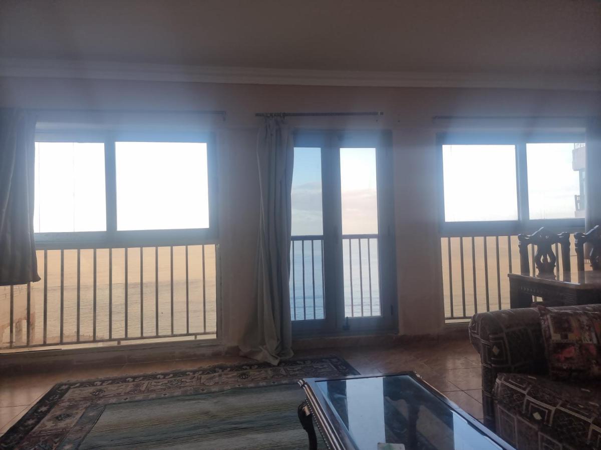 Panoramic Sea View Zamzm Flat Miami Family شقة فندقية زمزم بانورما بشاطئ ميامي - الاسكندرية صف اول مباشر علي بحر - عائلات فقط Alexandria Bagian luar foto