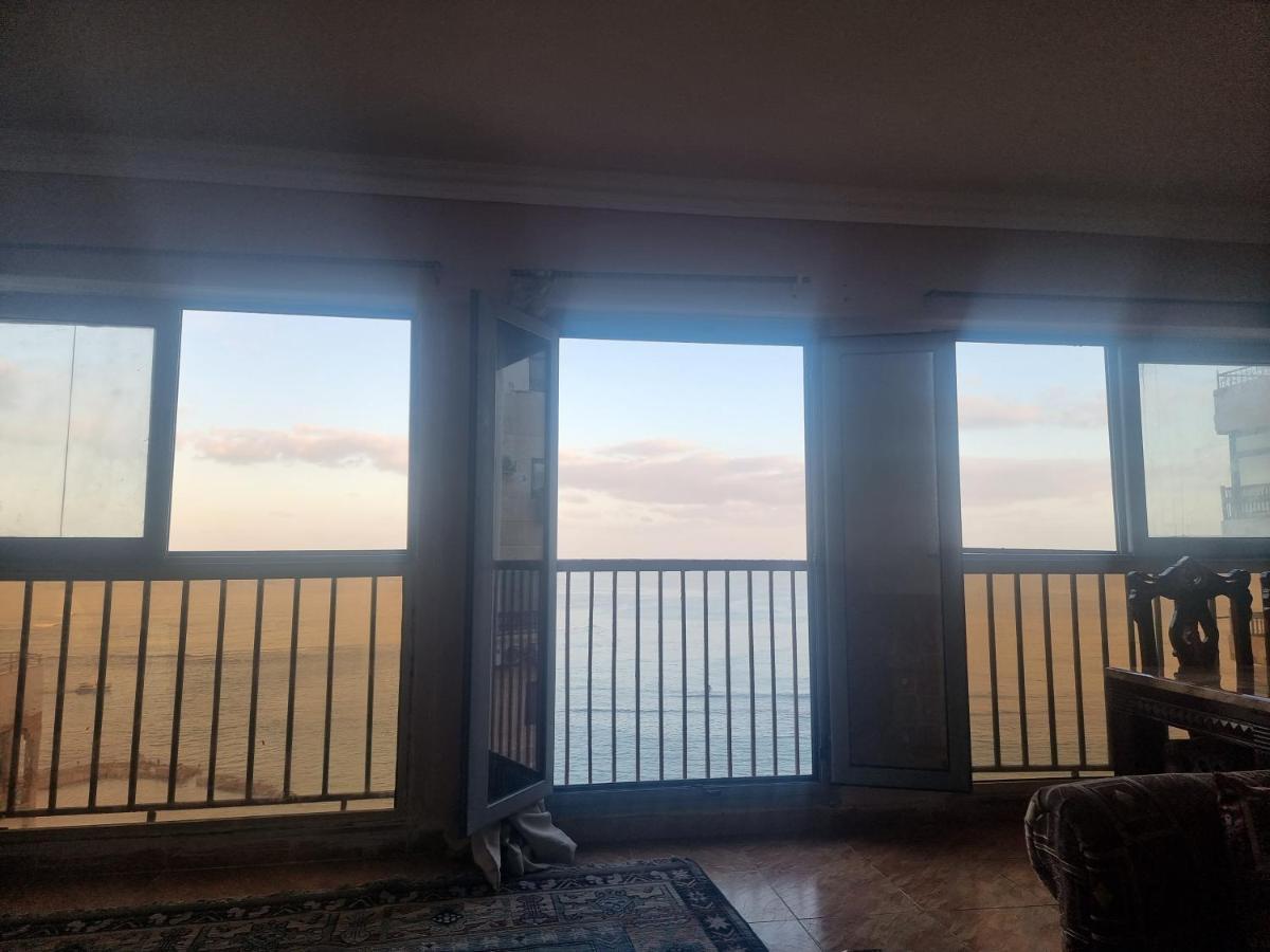 Panoramic Sea View Zamzm Flat Miami Family شقة فندقية زمزم بانورما بشاطئ ميامي - الاسكندرية صف اول مباشر علي بحر - عائلات فقط Alexandria Bagian luar foto