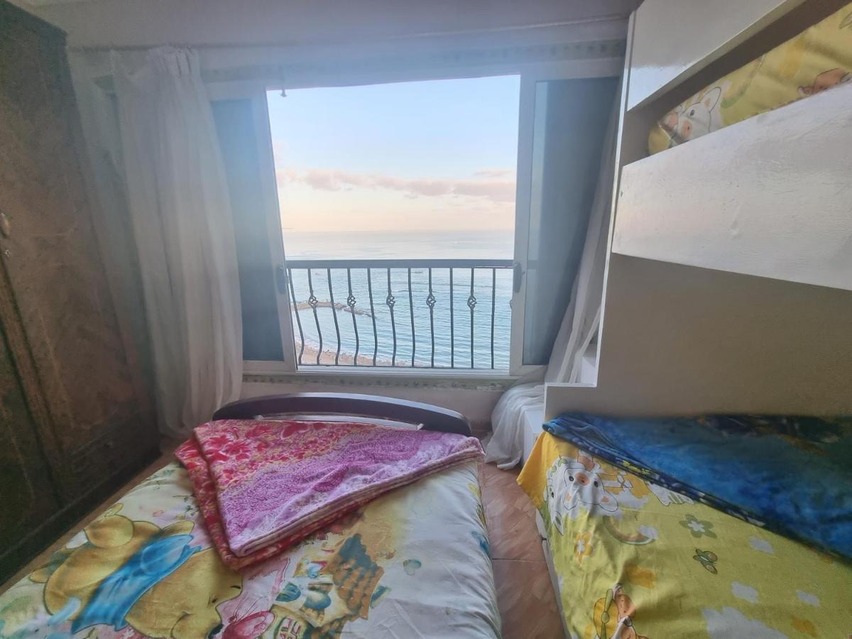 Panoramic Sea View Zamzm Flat Miami Family شقة فندقية زمزم بانورما بشاطئ ميامي - الاسكندرية صف اول مباشر علي بحر - عائلات فقط Alexandria Bagian luar foto