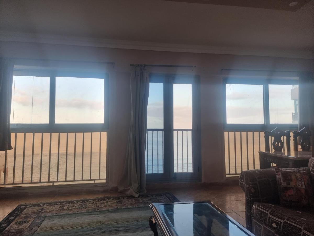 Panoramic Sea View Zamzm Flat Miami Family شقة فندقية زمزم بانورما بشاطئ ميامي - الاسكندرية صف اول مباشر علي بحر - عائلات فقط Alexandria Bagian luar foto