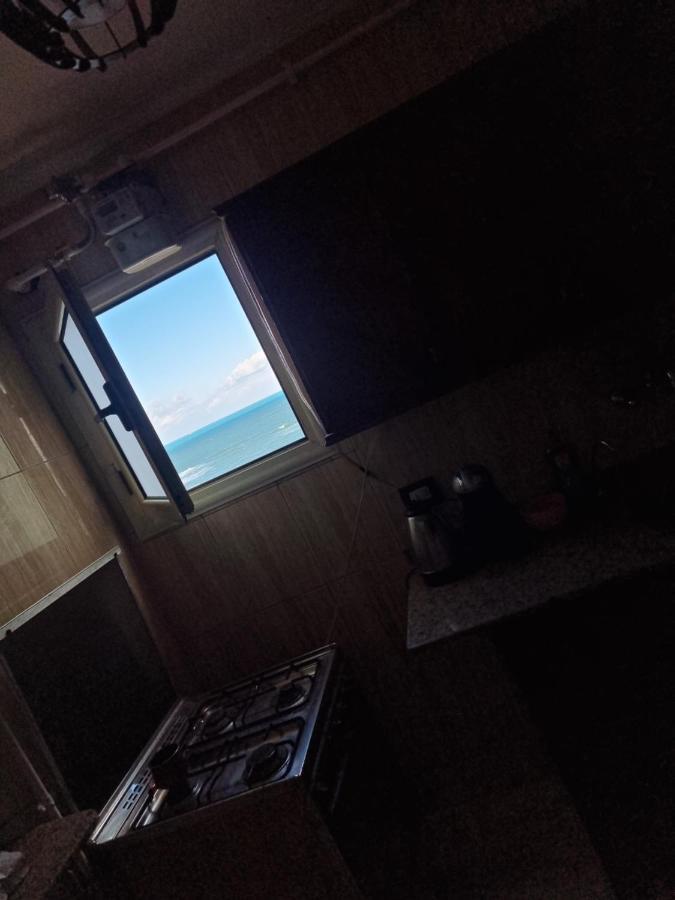 Panoramic Sea View Zamzm Flat Miami Family شقة فندقية زمزم بانورما بشاطئ ميامي - الاسكندرية صف اول مباشر علي بحر - عائلات فقط Alexandria Bagian luar foto