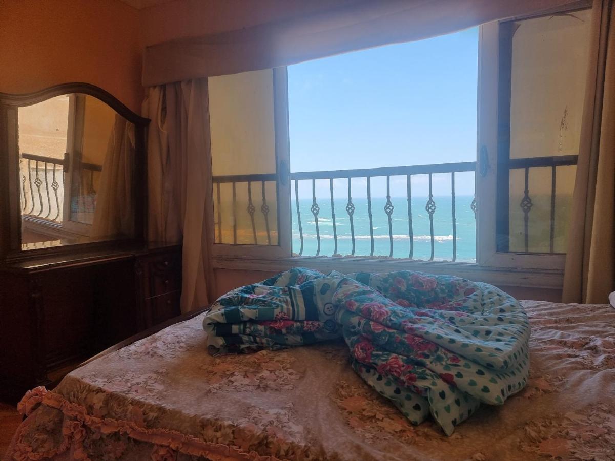 Panoramic Sea View Zamzm Flat Miami Family شقة فندقية زمزم بانورما بشاطئ ميامي - الاسكندرية صف اول مباشر علي بحر - عائلات فقط Alexandria Bagian luar foto