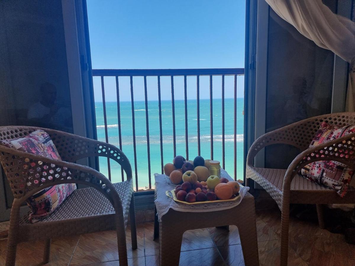 Panoramic Sea View Zamzm Flat Miami Family شقة فندقية زمزم بانورما بشاطئ ميامي - الاسكندرية صف اول مباشر علي بحر - عائلات فقط Alexandria Bagian luar foto